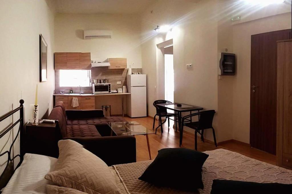 Athens-Gazi Apartments Bagian luar foto